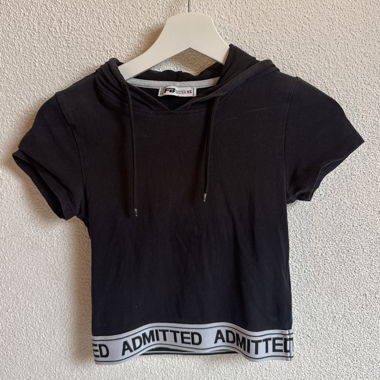 Veste à capuche courte noire