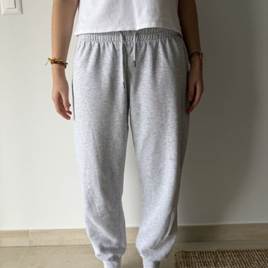 Grey sweatpants with elastic waistband