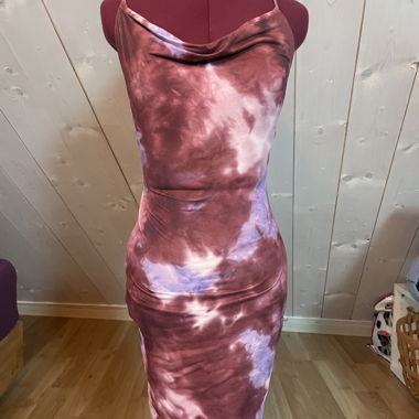 Rückenfreies Kleid