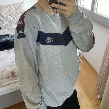 kappa sweatshirt.