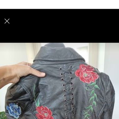 Jacke kunstleder mit Blumenaplikation