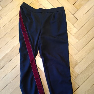Schwarze Hose