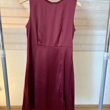 Abito in raso rosso