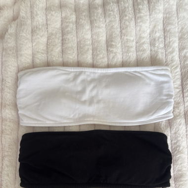 2 schwarze und weisse BHs von H&M