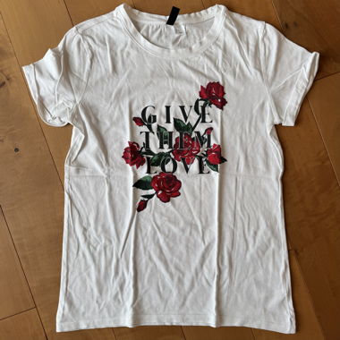 T-shirt blanc avec inscription