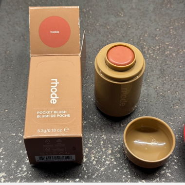 Rhode pocket blush