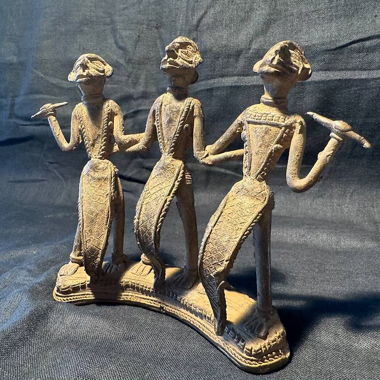 Antica scultura tribale indiana in bronzo 3 figure