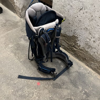 Porte-bebe de randonnee Deuter