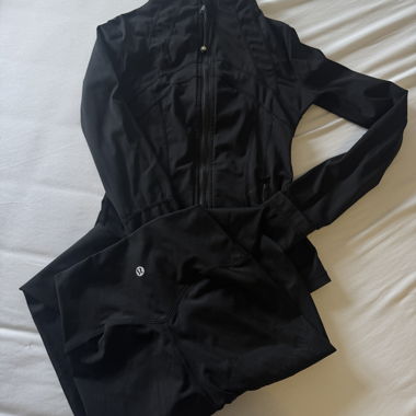 Lululemon black sports set