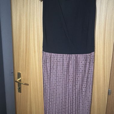 Sleeveless Two-Tone Pleated Dress