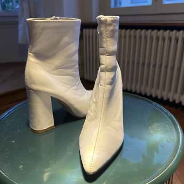 Weisse Stiefelette