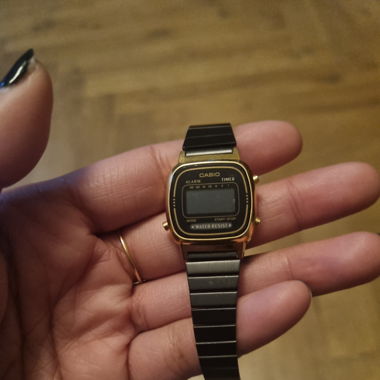 CASIO Uhr - in schwarz/gold