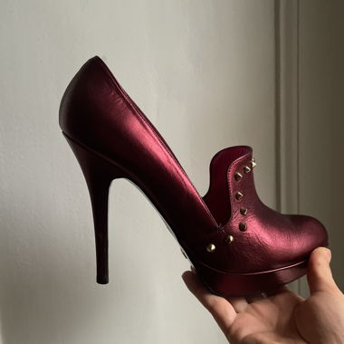 Décolleté vintage bordeaux con plateau