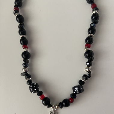 Black crystal necklace🖤🧛‍♂️