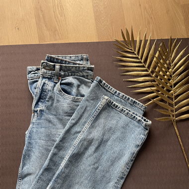 straight leg jeans