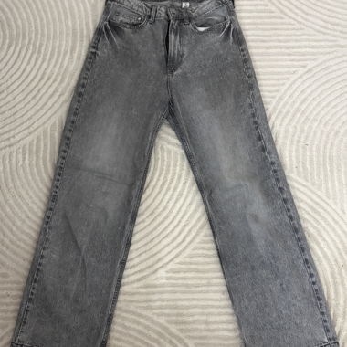 Graue High-Waist Jeans