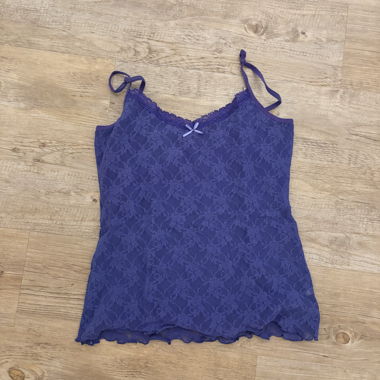 top con fiocco viola