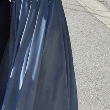 Abito da sera grigio-blu con paillettes