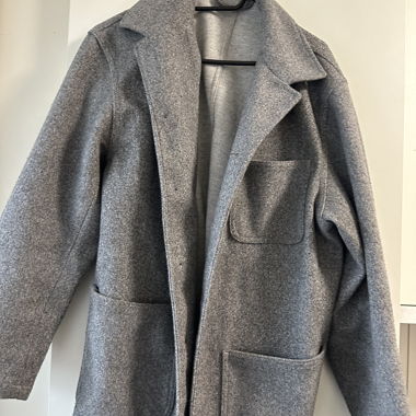 Graue Jacke