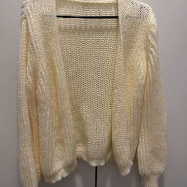 Cremefarbener Strickcardigan