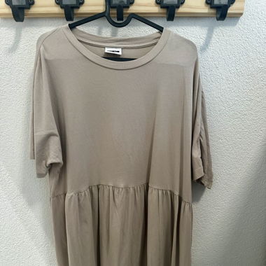 Beiges Kleid 