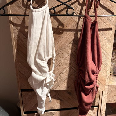 2 Halterneck Tops