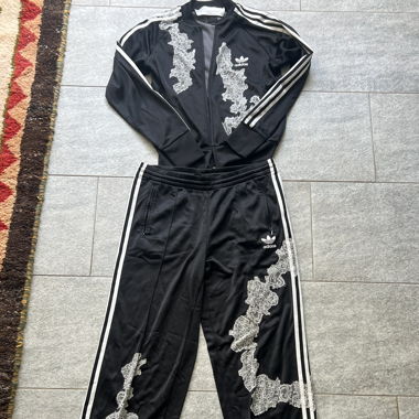 Adidas Vintage Zweiteiler Schwarz mit Blumenmuster