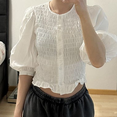 Blouse with puff sleeves