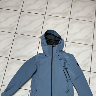 Neue PROTEST Regenjacke