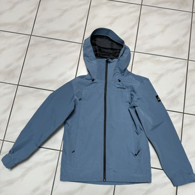 Neue PROTEST Regenjacke