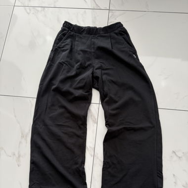 Oceans Apart, Schwarze Hose,Grösse L, Top Zustand!