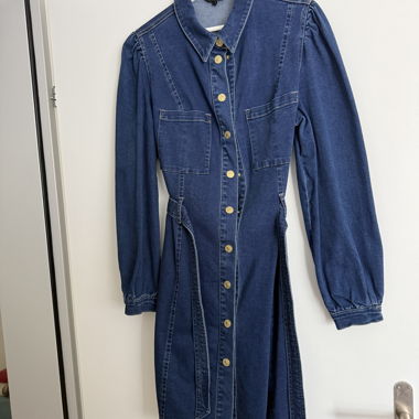 Abito in denim da annodare