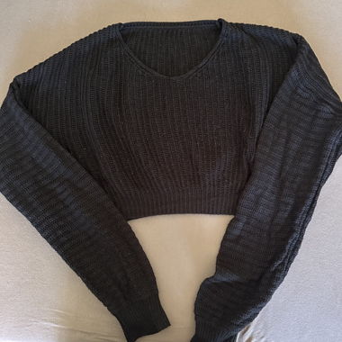 Pull noir style laine – doux & élégant