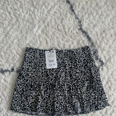 Floral print skort