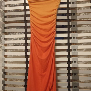 Orangees Abendkleid