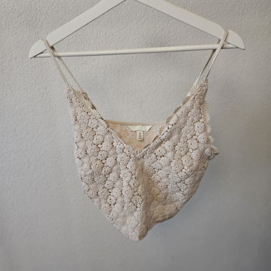 Haut court en dentelle beige/blanc