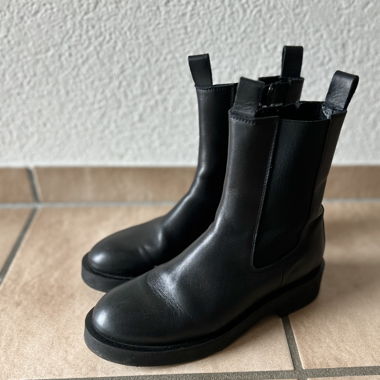 Pavment ankle boots