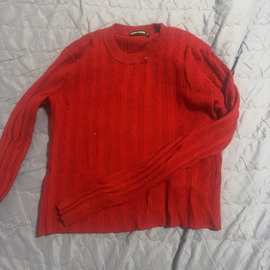 Pull en maille rouge