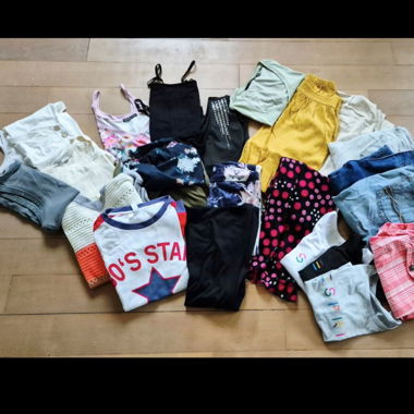 Lot de vêtements pour femmes