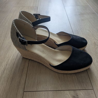 Sandales compensées à plateforme avec espadrilles noires