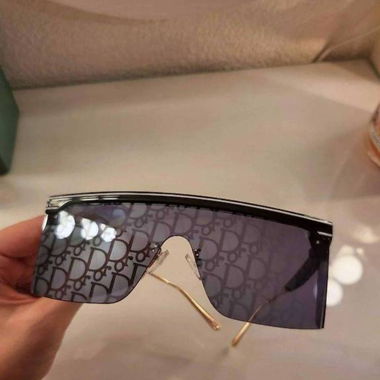 NEUE Dior Monogram Sonnenbrille 