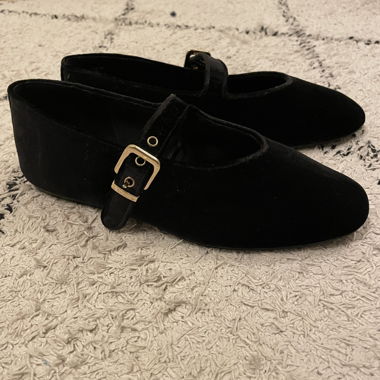 Black velvet ballerina