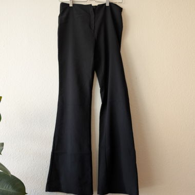 Pantaloni neri a zampa