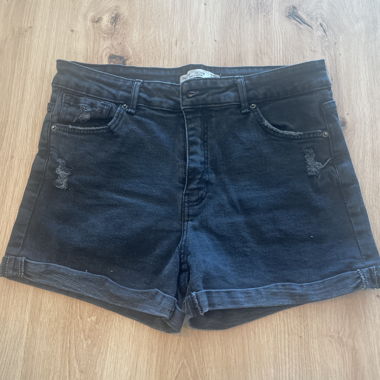 Short in jeans nero Bershka