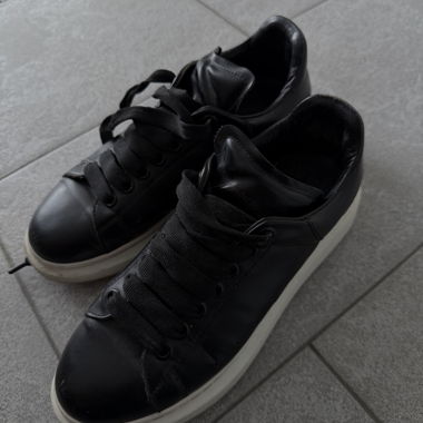 Schwarze Alexander McQueen Sneakers