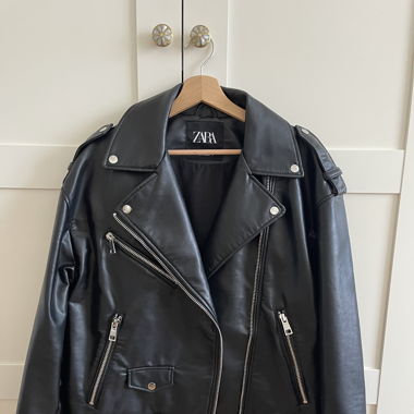 ZARA FAUX LEDERJACKE OHNE GÜRTEL