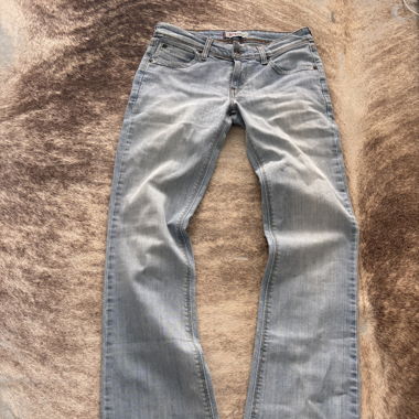 Levi's 572 Bootcut Jeans