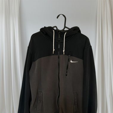 Nike Sweater - M