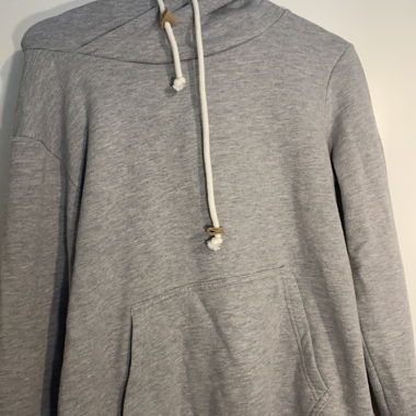 Grauer Hoodie