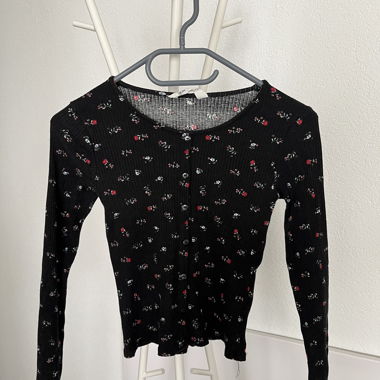 Floral Top with Buttons Black